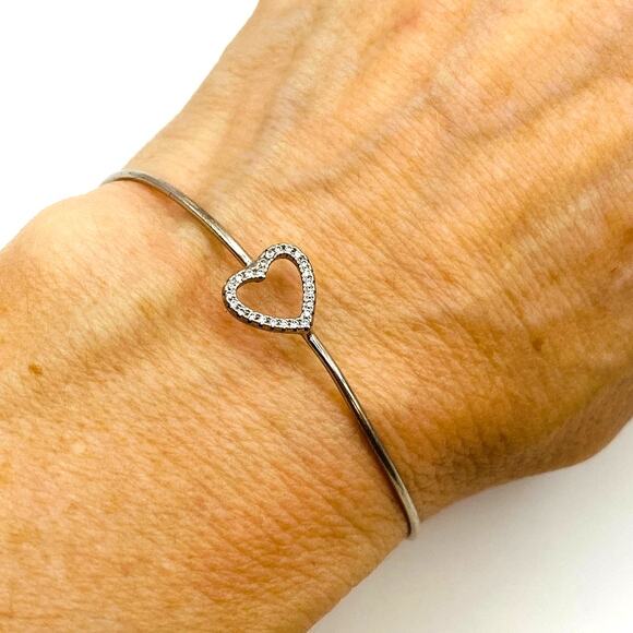 Dainty 925 Cubic Zirconia Heart Cuff Bangle Bracelet - Picture 1 of 8